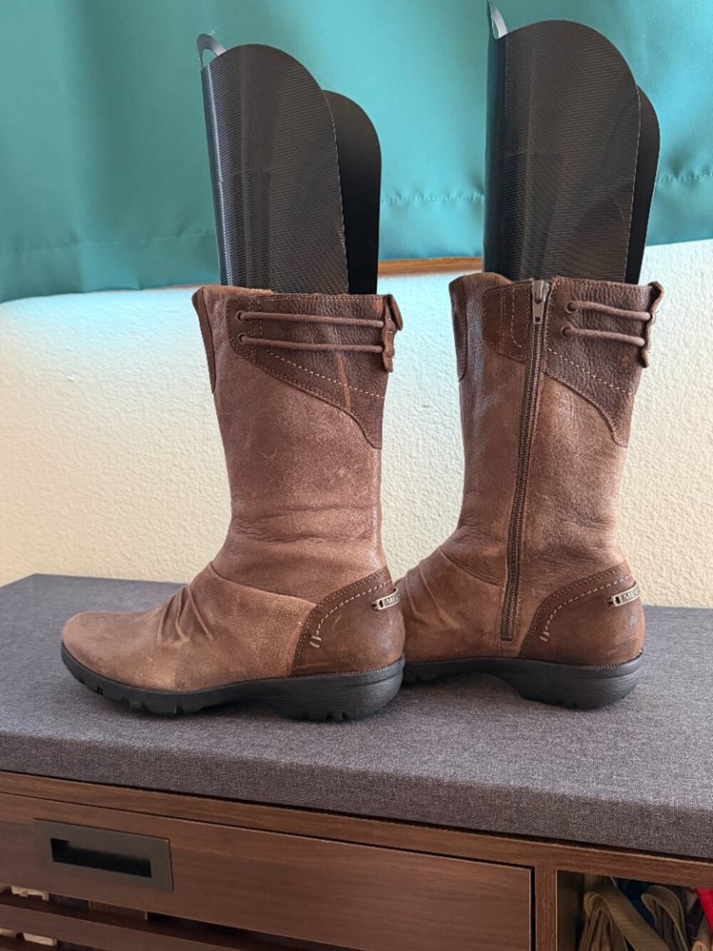 Like New! Merrill Leather Boots, Size 8 - Picture 6 of 9